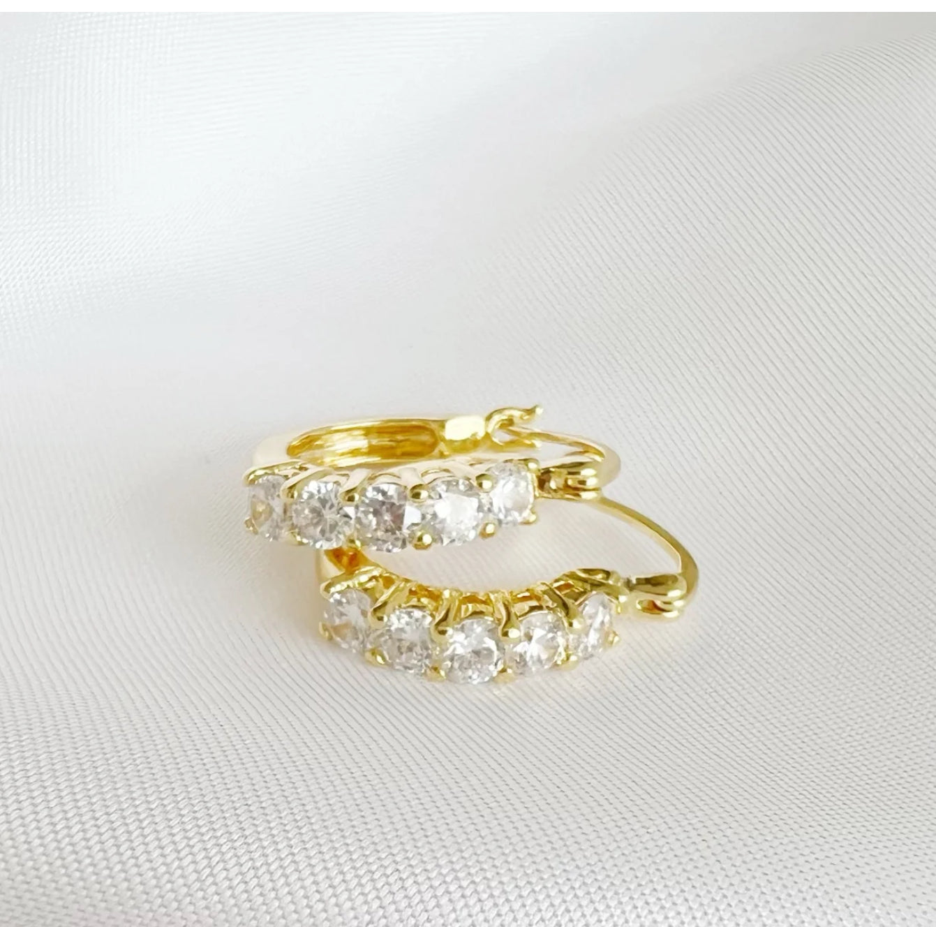 STELLA HOOPS