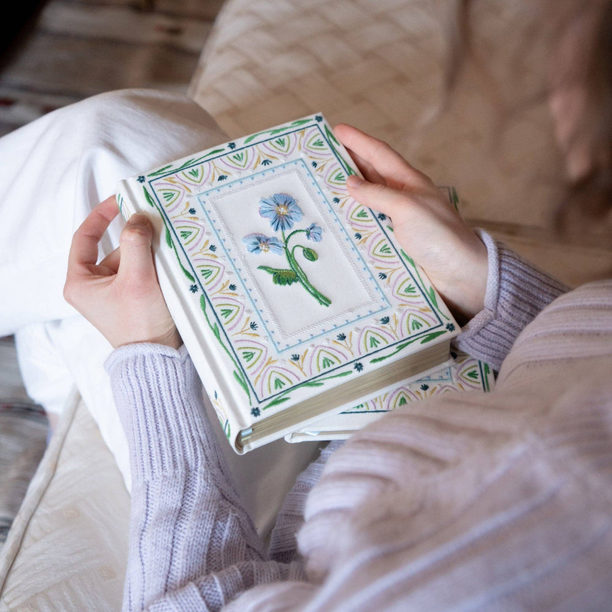 Lisbon Theme NLT Notetaking Bible