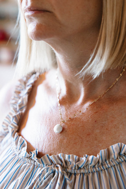 Day Dreamer Freshwater Pearl Necklace Gold
