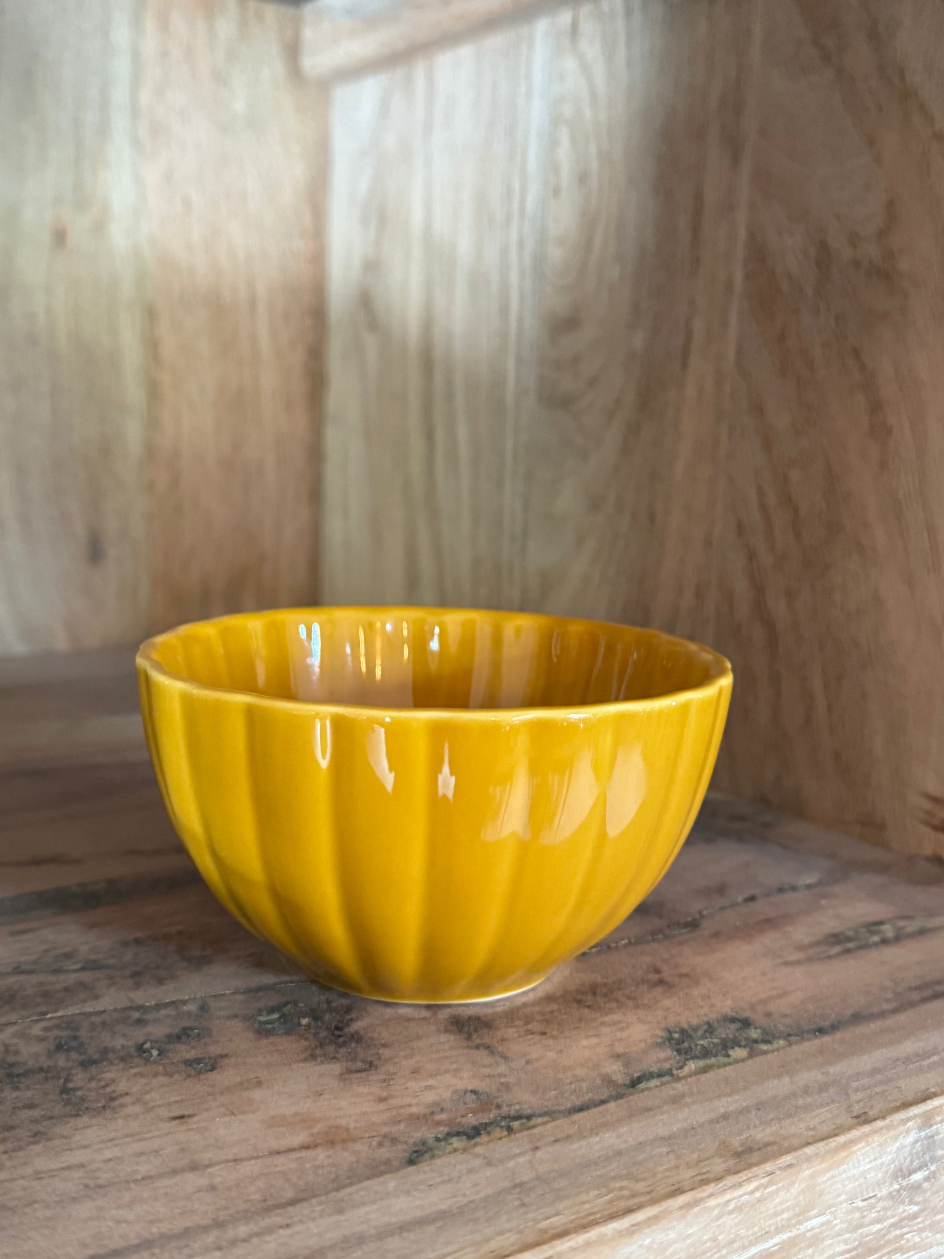 Mercentile Color Stoneware Ribbed Bowl, 2 Colors – The Fox Mercantile