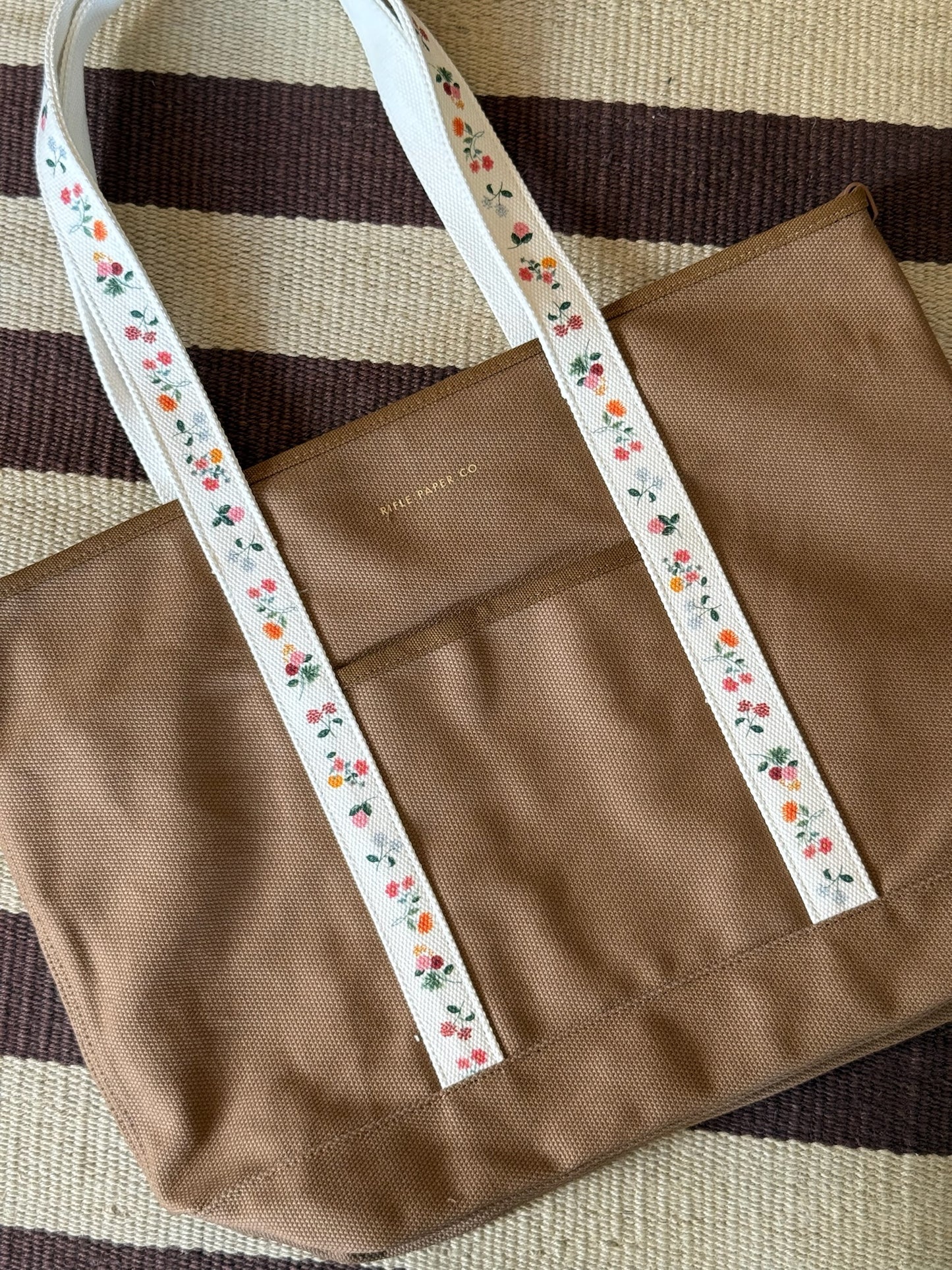 Ditsy Dahlia Carry-All