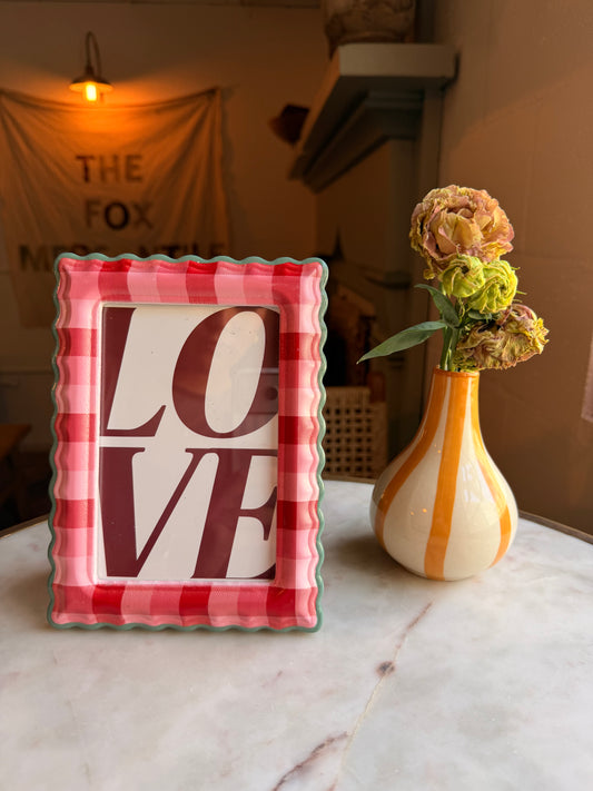 Scalloped Photo Frame Red