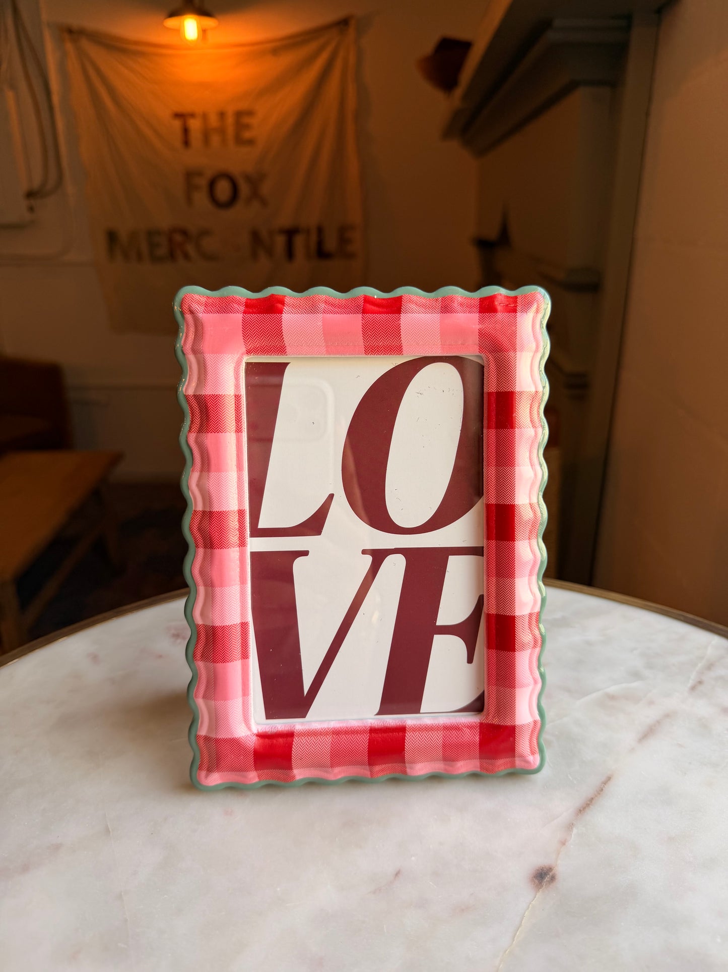 Scalloped Photo Frame Red
