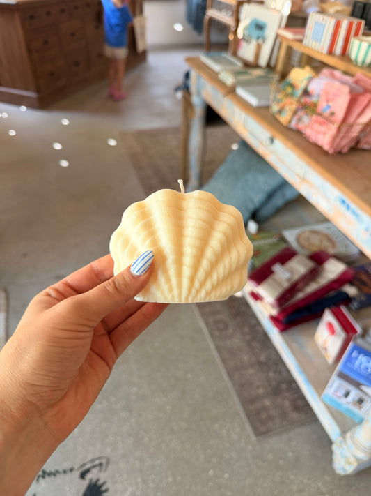 Clam Shell Candle